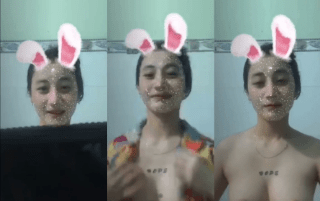 Bé thỏ ngọc đi tắm